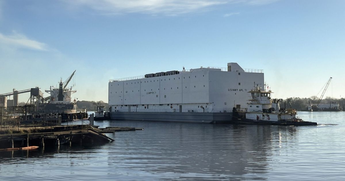 Bollinger Shipyards Delivers First Bollinger-Built APL Berthing and Messing Barge to US Navy
