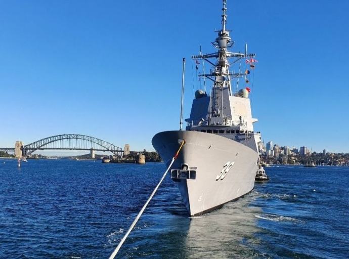 Svitzer Australia Awarded Towage Contract for Royal Australian Navy