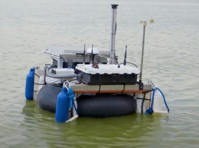 This Self-Driving Boat Maps Underwater Terrain