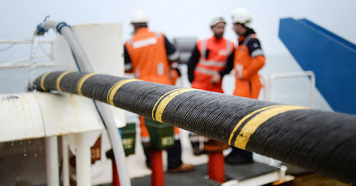 SMART Fiber-Optic Cables on Sea Floor Will Detect Earthquakes, Tsunamis, and Global Warming