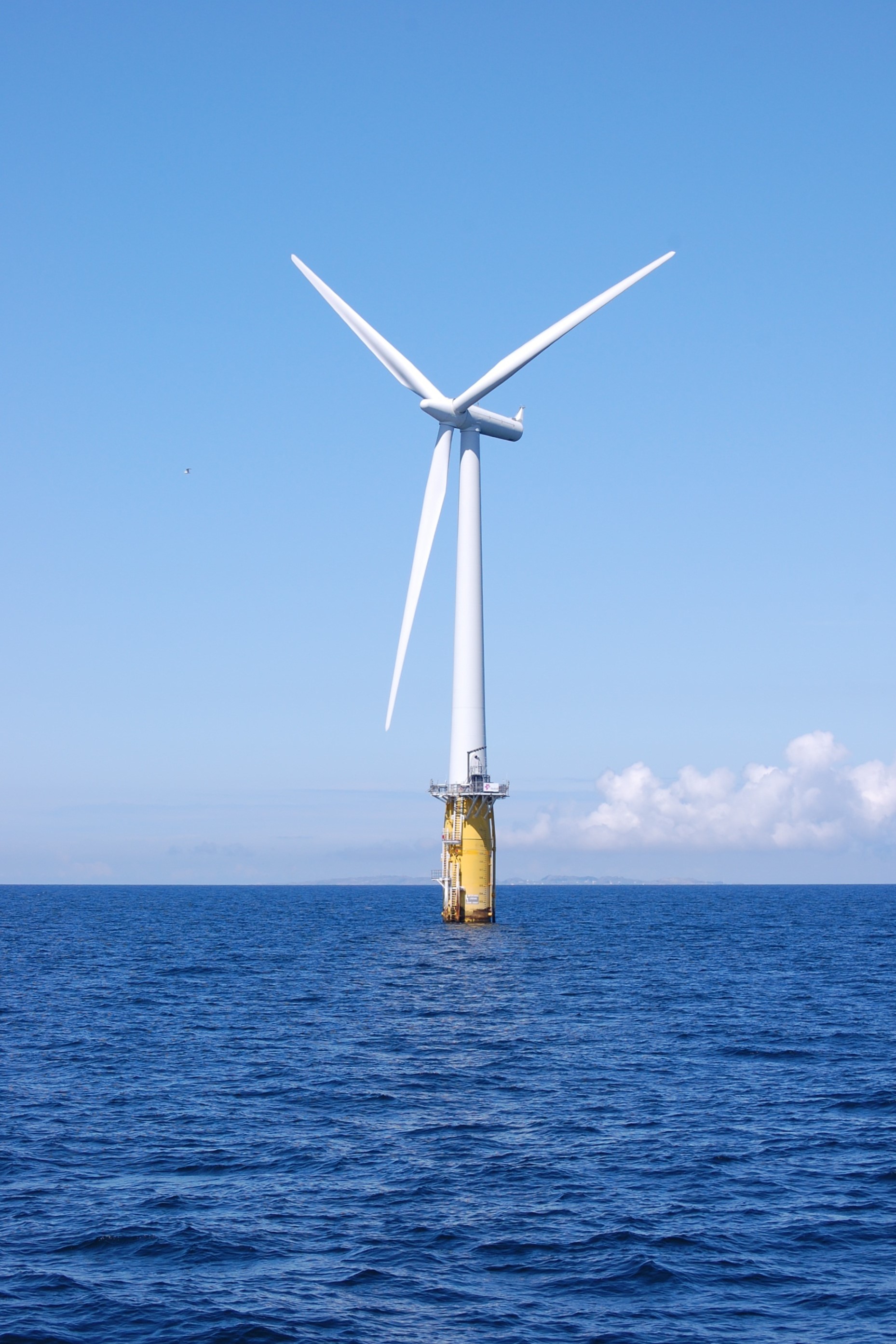 2 Floating offshore wind turbine Hywind DNV GL 1mb