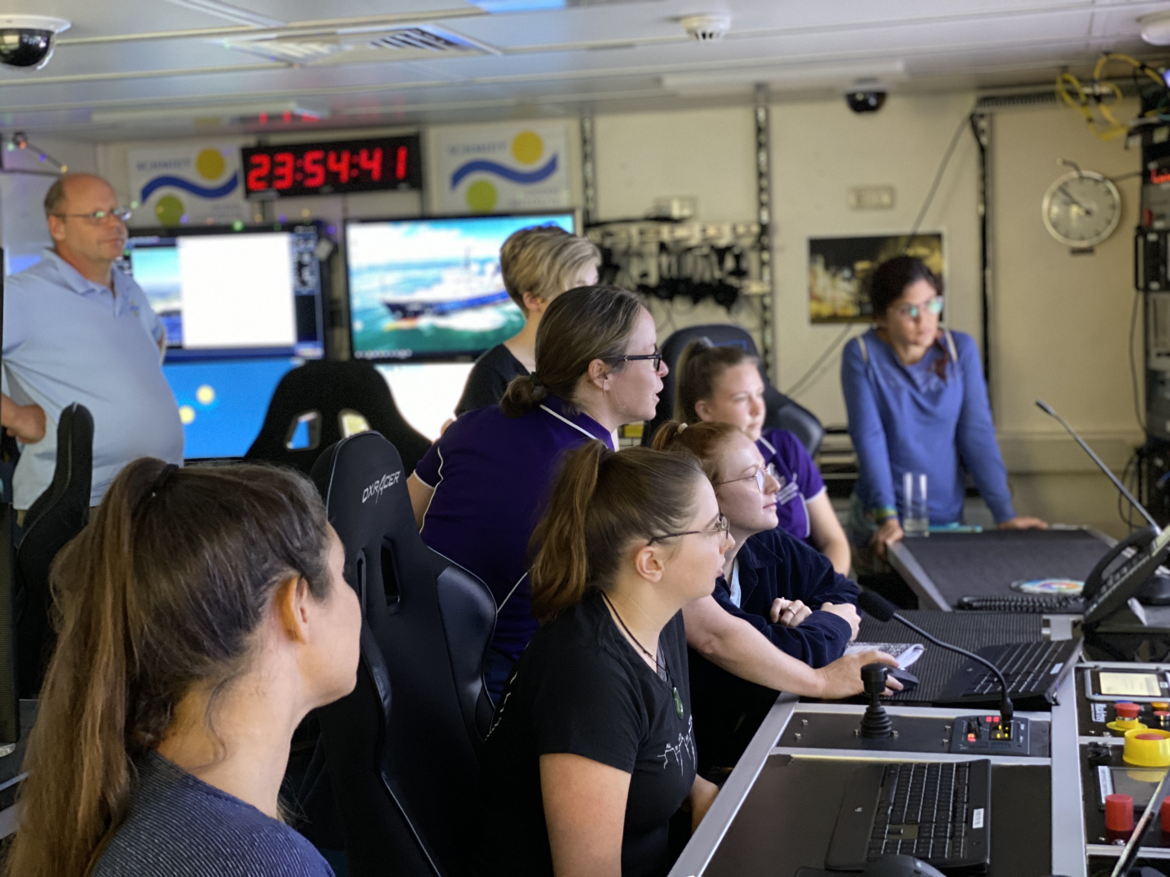 3 Science party seafloor mapping from control room aboard Falkor 2 1