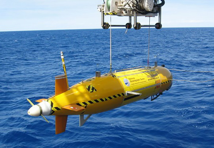 4 Autosub6000 will be mapping areas of the seafloor using sonar and photography