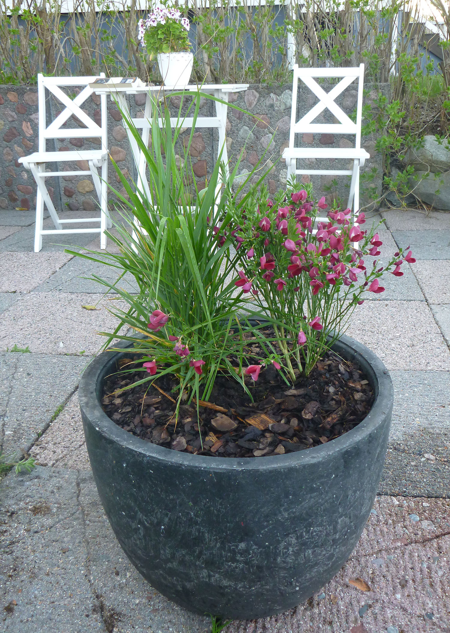2 NKT recycled flowerpot